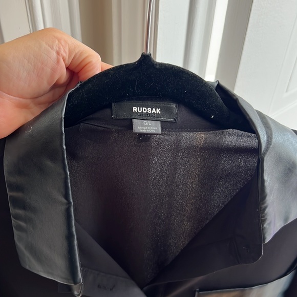 RUDSAK Black tunic with vegan leather pocket and collar L high/low like new - Picture 4 of 8